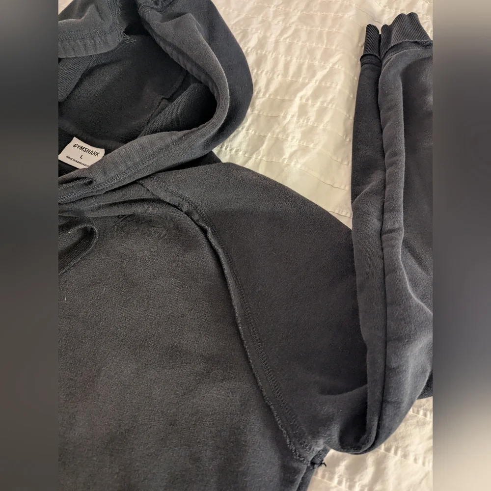 Gymshark Cropped Cotton Blend Hoodie - Raw Edge Hem - Raglan Sleeves - Picture 7 of 9